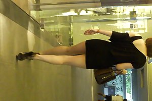 Upskirt-ក្មេងស្រីនៅតឹងសំពត់និងខ្លារខិនបូម ភាពយរុស្ស៊ីសិចជាមួយនឹងគ្មានការបន្តឹង