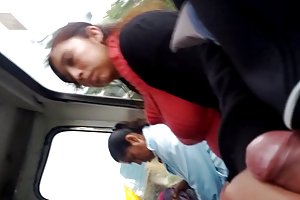 ភ្លតុងខ្នាត។ វីដេអូសិចមុំ fucks កូនប្រុស